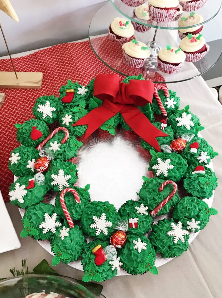 Christmas cupcake wreath