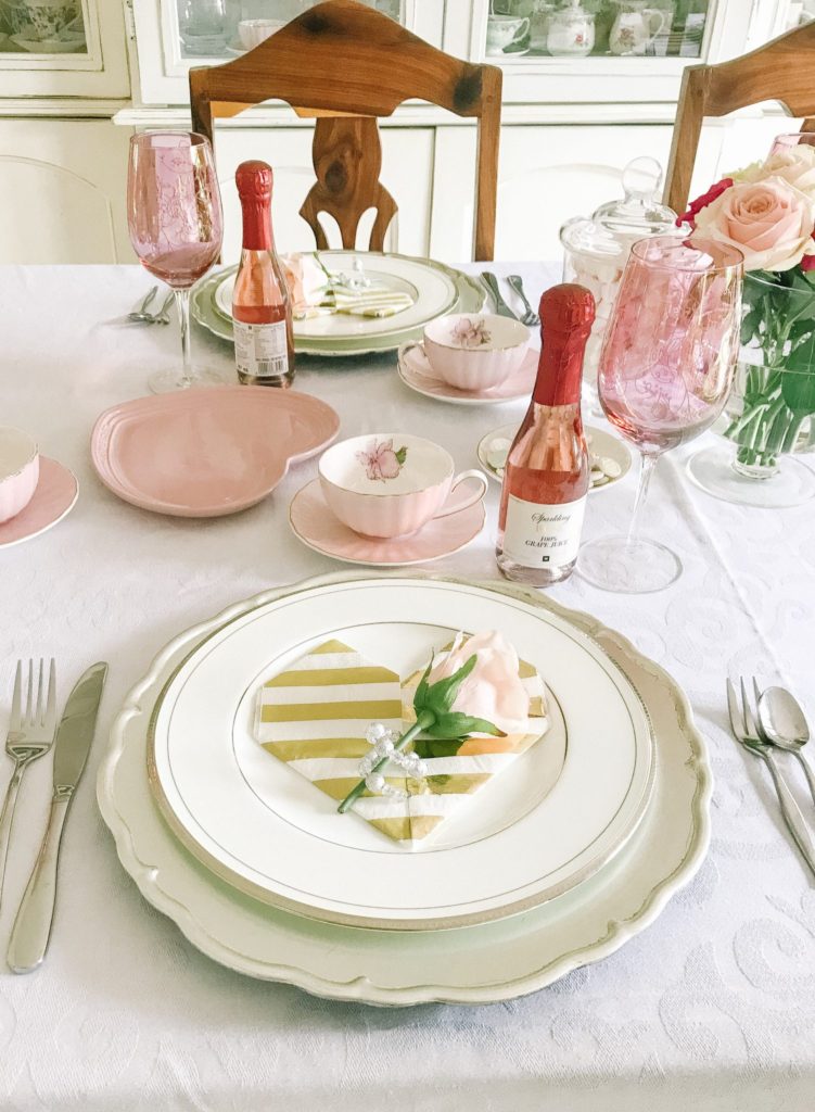Table setting in pink for Valentine's Day