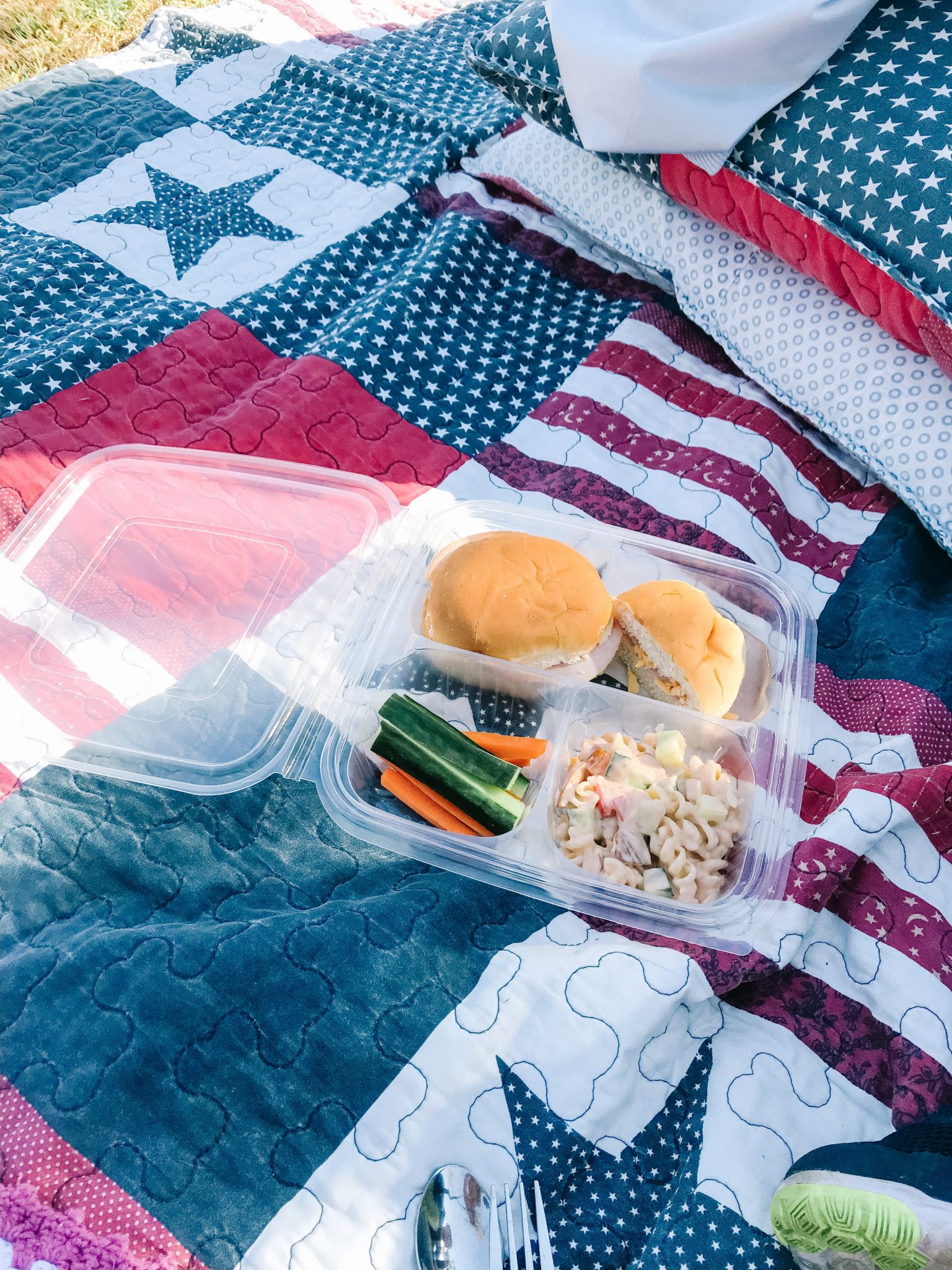 Picnic blanket for your pretty perfect picnic