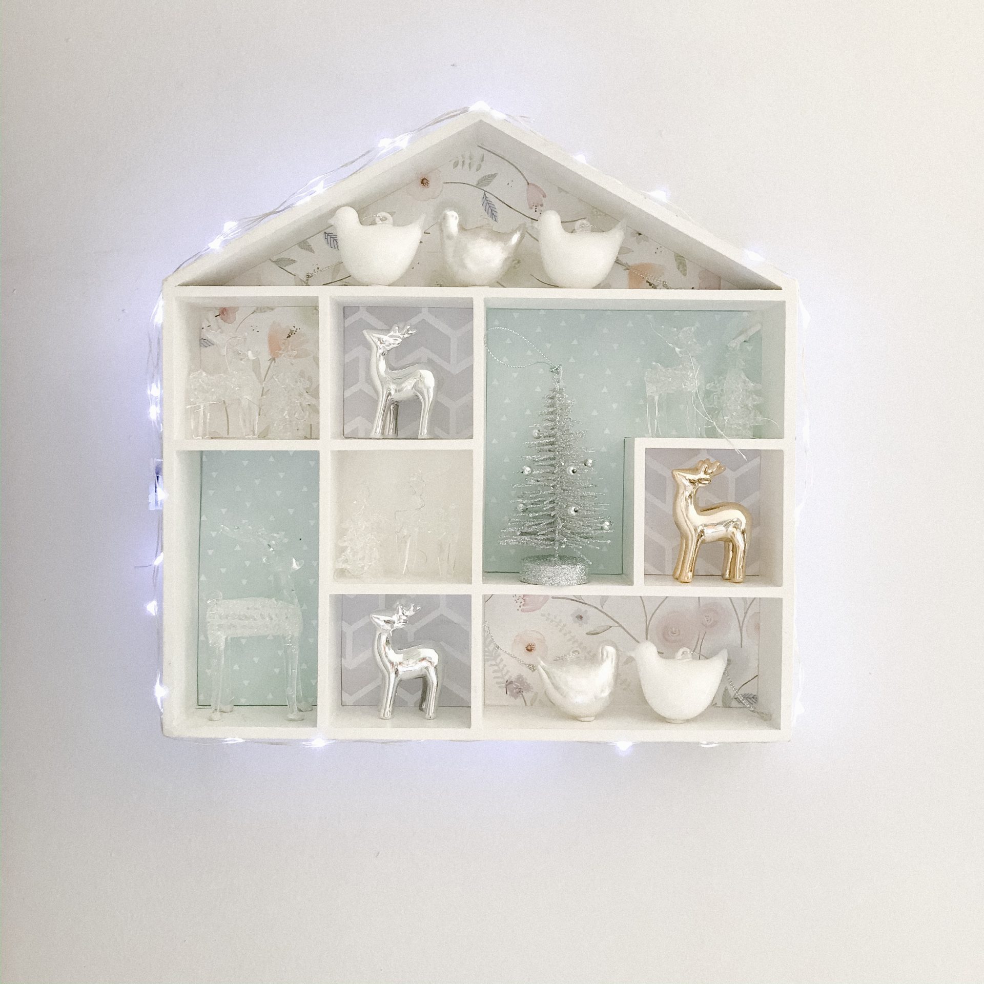 How to create a magical wall shelf for the most wonderful time of the year!